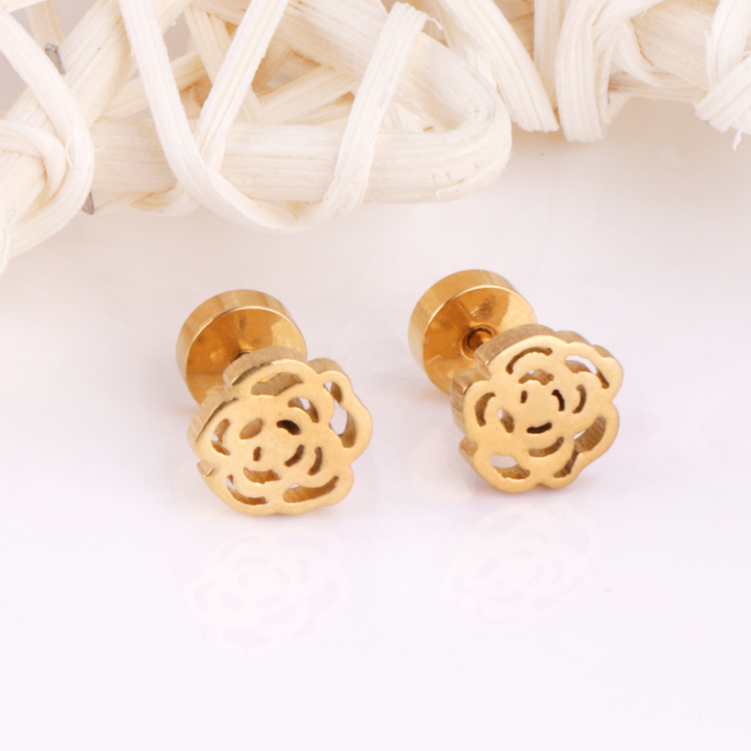 LUXUKISSKIDS 1pairs Small Ear  - Body Jewelry Surgical Steel 评论和价格